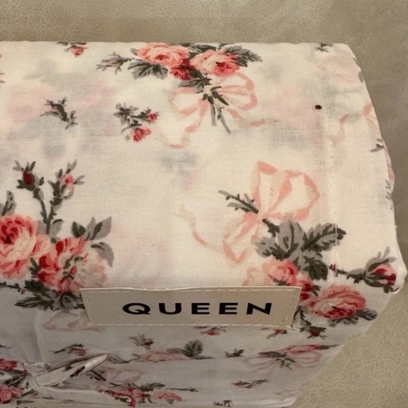 Laura Ashley ~ Queen Ribbon Bouquet Red Sheet Set ~ 100% Cotton Percale - Picture 5 of 6